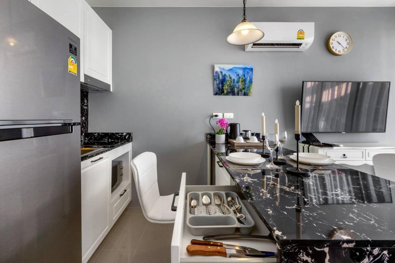 Palmyrah Surin, Modern 1Br With Terrace, 150 Meters To Surin Beach Dış mekan fotoğraf